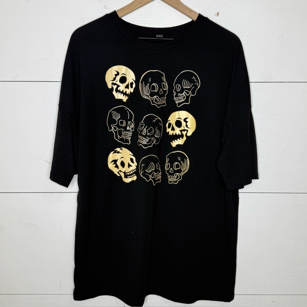 Shein • Black Skull Short Sleeve T-Shirt Top Size Large